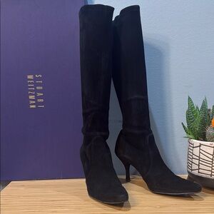 Suede black boots